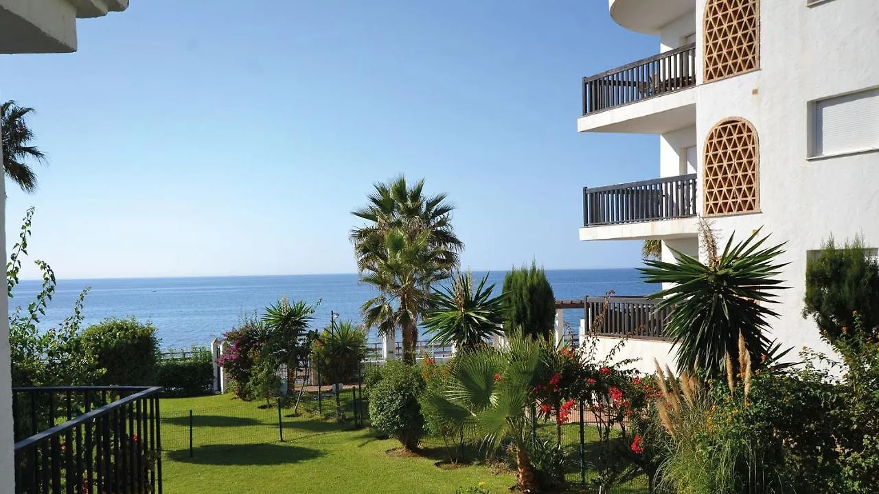 Lovely Frontline Beach Apartment Sitio de Calahonda Spain